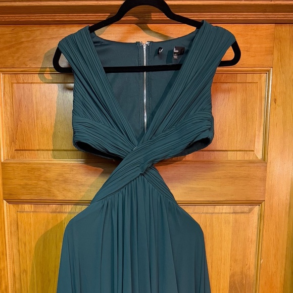 Women’s LULUS Unique looking GOWN FORMAL PROM DRESS New SMALL GREEN Tags removed - Picture 5 of 8